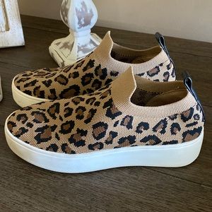Steve Madden Slip ons